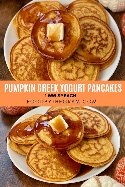 Ww Pumpkin Pancakes, Ww Pumpkin Puree Recipes, Weight Watcher Pumpkin Pancakes, Ww Pumpkin Pancakes Recipe, Ww Halloween Recipes, Weight Watcher Fall Dinner Recipes, Weight Watcher Pumpkin Recipes, Weightwatchers Breakfast Recipes, Fall Weight Watchers Recipes