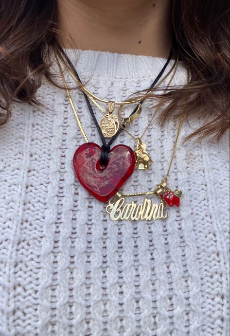 Big Heart Necklace, Nyc Dream, Big Pendant Necklace, Chunky Gold Necklaces, Red Heart Necklace, Local Eclectic, Necklace Outfit, Big Necklace, Indie Jewelry