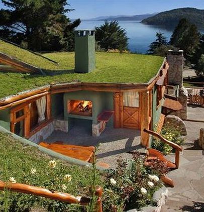 Earth Bag Homes Plans, Earth Ship Homes Exterior, Luxury Earthship, Earth Contact Home Plans, Earth Sheltered Homes Plans, Earth Contact Homes, Earthship Home Exterior, Earth Berm Houses, Earth Ship Homes Plans