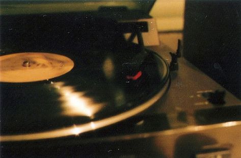 Lose Control, Perks Of Being A Wallflower, Foto Art, Cinematic Photography, Record Player, Film Aesthetic, Photography Inspo, Pretty Pictures, Film Photography