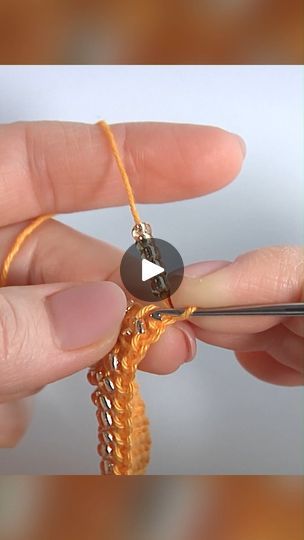 Crocheting With Beads, Crochet With Beads, Crochet Stitch Tutorial, Crochet Beads, Crochet Beaded Bracelets, Bead Crochet Patterns, Beaded Crochet, Stitch Tutorial, Haken Baby