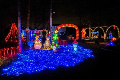 Bucks County Christmas Lights Displays to See - Guide to Philly Oregon Garden, Holiday Lights Display, Christmas Light Show, Diy Christmas Lights, Best Christmas Lights, German Christmas Markets, Christmas Light Displays, Christmas Tale, Garden Christmas