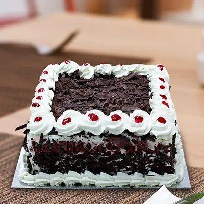 Square Cakes Black Forest Cake Decoration, Cake Black Forest, Square Cake Design, Cake For Birthday, Shaped Cakes, Jungle Cake, Square Cake, Black Forest Cake, Forest Cake