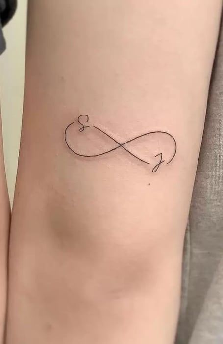 Double Infinity Tattoos, Eternity Tattoo, Infinity Love Tattoo, Small Infinity Tattoos, Seoul Hongdae, Infinity Sign Tattoo, Infinite Tattoo, Infinity Tattoo On Wrist, Infinity Couple Tattoos