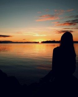 Tasmanian Sunset from our 10 Days in Tasmania. Tumblr, Sunset With Girl, Girl In Sunset, Sunrise Music, Goddess Wallpaper, Nature Photography Quotes, Sunset Girl, Medical Wallpaper, Wellness Brand