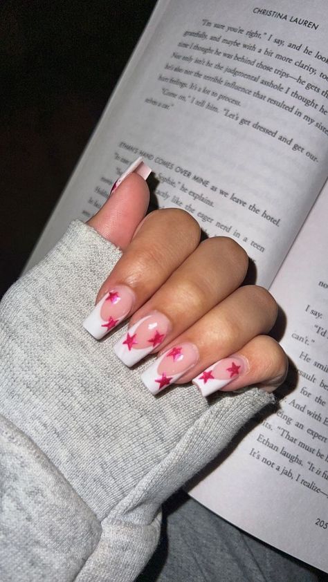 Star Nails Pink And White, Hollow French Tip, French Tip Nails With Design Pink, Nails Inspiration Summer Pink, White Nails With Pink Stars, White French Tip Nails With Stars, Pink French Tip Nails With Stars, Almond French Tip With Design, French Tip With Star Design