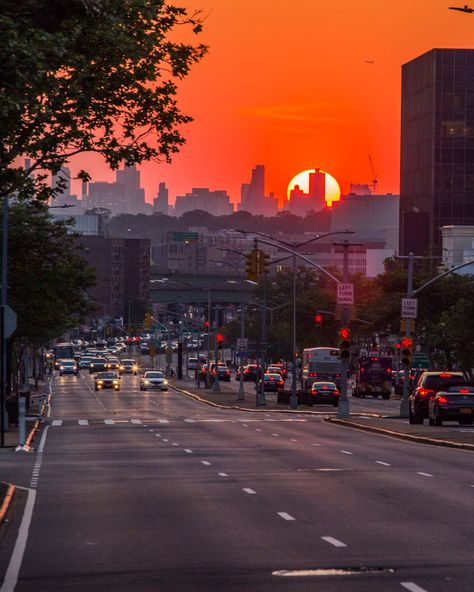 This is one of my favorite photos from Queens. Taken during sunset looking down Queens Blvd from the Forest Hills/Rego Park boundary.  This is one image in a series I am creating that captures every aspect of New York City through various urban scenes and night shots. From classic skylines, to famous landmarks and local neighborhood details, my goal is to capture every different aspect and angle of NYC. This image is available in the standard (8 by 10, 11 by 14 and 16 by 20) sizes. Please be awa Rego Park, Filmy Vintage, Queens Nyc, Park Forest, Sunset City, Forest Hills, Sky Pictures, Pretty Landscapes, Look At The Sky