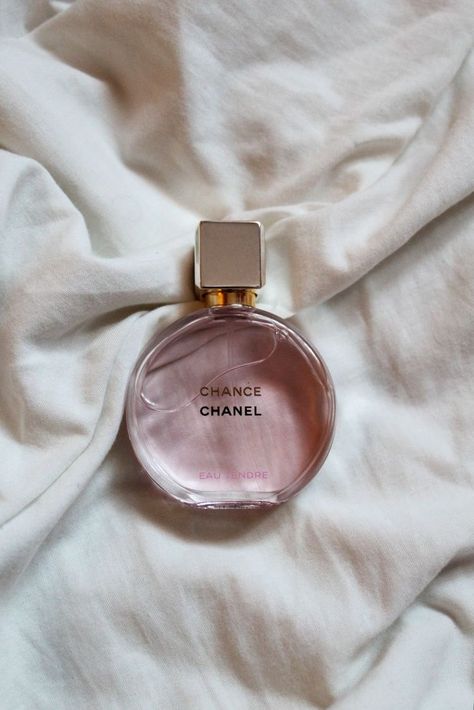 Chance Chanel Aesthetic, Chanel Perfume Eau Tendre, Chanel Aethestic, Chanel Tendre Perfume, Chance Chanel Perfume Aesthetic, Chance By Chanel, Chanel Parfumes, Chanel Perfume Chance, Best Parfum For Women