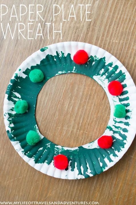 Paper Plate Wreath, Plate Wreath, Baby Christmas Crafts, December Crafts, Christmas Crafts For Toddlers, Preschool Christmas Crafts, Toddler Arts And Crafts, Christmas Crafts For Kids To Make, Christmas Arts And Crafts