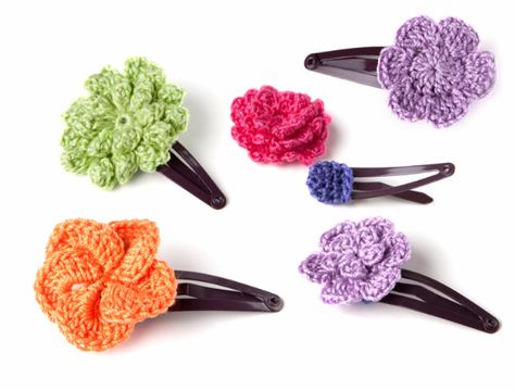 35 Easy Crochet Patterns - Crochet Hair Clip - Crochet Patterns For Beginners, Quick And Easy Crochet Patterns, Crochet Ideas To Try, Crochet Ideas To Make And Sell, Easy Crochet Ideas http://diyjoy.com/easy-crochet-patterns Crochet Clips, Crochet Hair Clip, Crocheted Hair, Hair Yarn, Yarn Twist, Diy Crochet Patterns, Crochet Hair Clips, Crochet Flowers Easy, Crocheted Flower