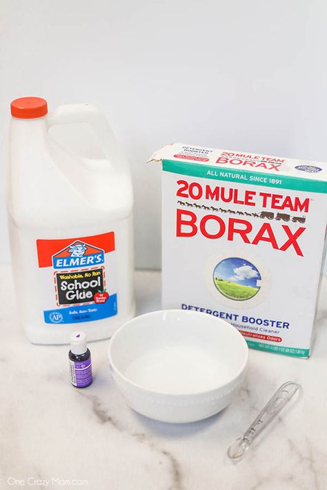 Borax Slime is a very simple DIY and great for beginners just learning to make slime. It only requires a few simple ingredients and is so easy and fun! Borax Slime Activator Recipe, Slime With Borax Recipes, Borax Experiments For Kids, Borax Slime Recipe Easy, How To Make Slime Without Borax And Glue, Slime Recipe With Borax And Glue, Diy Fluffy Slime Recipe, 3 Ingredient Slime, Slime With Borax