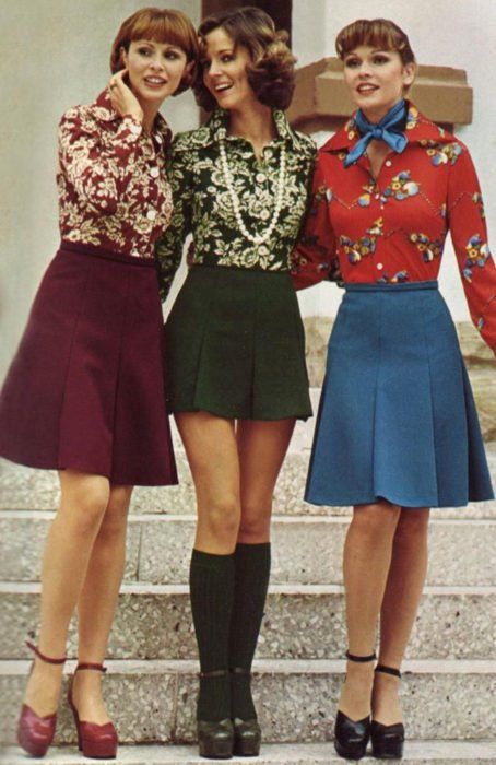 Razones por las que la moda retro de los 70 debería regresar 1974 Fashion, 1970s Fashion Women, Fashion 60s, Rok Mini, 60s 70s Fashion, Fashion 70s, 60s And 70s Fashion, 70s Inspired Fashion, Kids Fashion Trends