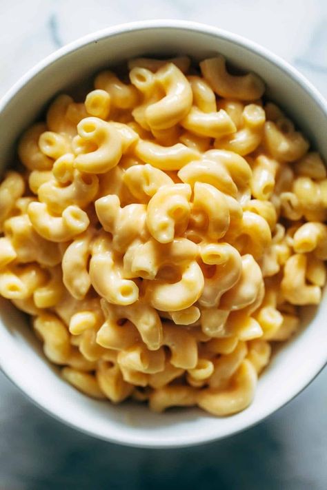 Instant Pot Mac and Cheese - made with 5 real food ingredients. This is SO MUCH BETTER than any mac and cheese I've ever had! #vegetarian #pasta #easyrecipe Bowl Of Mac And Cheese, Marconi And Cheese, Aesthetic Mac N Cheese, Mac And Cheese Spicy, Mac & Cheese, Mac And Cheese Aesthetic, Mc N Cheese, Mac And Cheese Creamy, Instant Pot Mac And Cheese