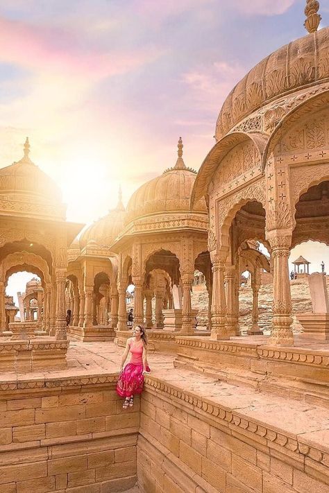 Jaisalmer Photography Poses, Jaisalmer Photography Travel, Jaisalmer Photography, Desert Photoshoot Ideas, City Palace Jaipur, Traveling Nature, Jaipur Travel, Sarah Brown, Desert Photoshoot