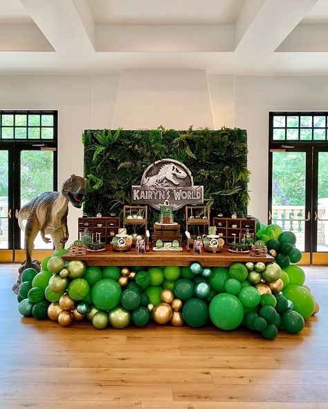 4th Birthday Party Ideas, Jurassic Party Ideas, Fête Jurassic Park, Birthday Party Ideas For Boys, Jurassic Park Birthday Party, Jurassic Park Party, Dinosaur Birthday Theme, Camarillo California, Jurassic Park Birthday