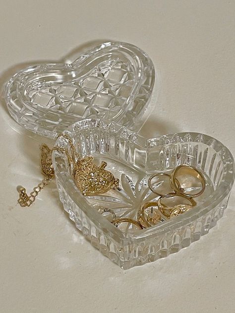 Crystal Glass Aesthetic, Pretty Boxes Decor, Jewelry Storage Aesthetic, Jewellery Storage Aesthetic, Girly Things To Buy, Jewellery Storage Ideas, Embossed Jewelry, Dream Room Inspiration, Room Makeover Inspiration