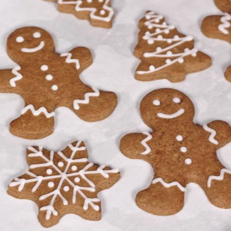 EGGLESS GINGERBREAD COOKIES | How Tasty Cookies Without Eggs, Gingerbread Cookies Recipe, Gingerbread Man Recipe, Smells Like Christmas, Traditional Christmas Cake, Easy Gingerbread Cookies, Eggless Cookie Recipes, Ginger Cookie Recipes, Eggless Cookies