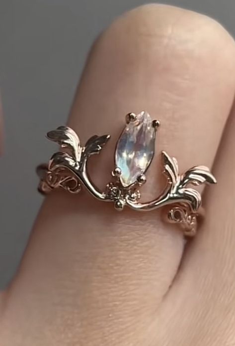 Engagement Ring Cottage Core, Fairycore Promise Ring, Wedding Rings Fairycore, Elven Rings Engagement, Medevil Engagement Rings, Fairy Ring Engagement, Fairy Rings Jewelry Wedding, Fantasy Rings Aesthetic, Fairy Like Engagement Rings