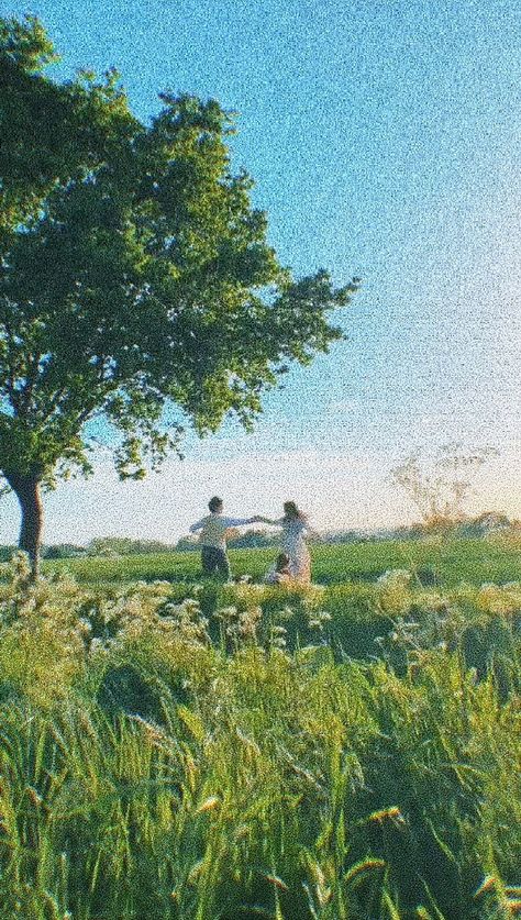 Nature, Aesthetic Green Landscape, Romantic Paintings Couple, Wallpaper Aesthetic Green, Nature Field, Vintage Photo Editing, Romantic Nature, Field Wallpaper, Home Nature