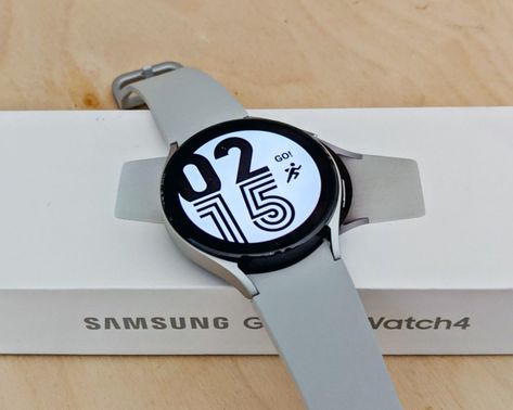 The Samsung Galaxy Watch 4 is the smooth kin to the chunkier Watch 4 Classic. With its more modest size and different shading alternatives, it generally offers a similar Wear OS experience as the Classic

#samsung #Samsunggalaxy watch4 #trending Samsung Home, Health Application, Samsung Galaxy Watch 4, Samsung Watch, Smart Watch Android, Samsung Galaxy Watch, Body Composition, Soccer Shirts, Best Wear