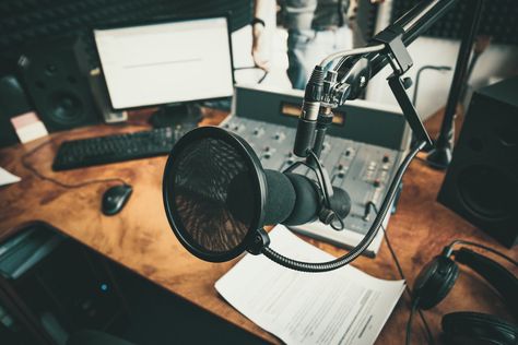 Voice-Over Equipment Guide: Essential Gear for Voice Actors - 2021 - MasterClass Digital Audio Workstation, Music Studio Room, Home Recording Studio, Audio Book, Business Leadership, Learning Courses, Building Companies, Studio Setup, Audio Recording