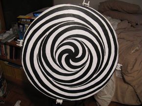 Picture of Make A Motorized LSD Spiral - A Powerful Illusion on Your Wall! Carnevil Halloween, Halloween Carnevil, Scary Carnival, Clown Carnival, Haunted Circus, Haunted Trail, Haunted Carnival, Creepy Circus, Long Hall