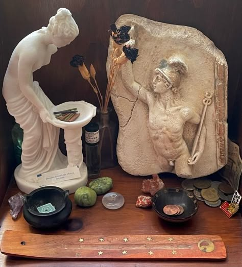 Hellenistic Pagan Hermes Altar Ideas, Hermes Offerings, Hellenism Altar, Hellenistic Aesthetic, Hellenistic Paganism, Hermes Altar, Hellenic Witchcraft, Greek Altar, Aphrodite Worship