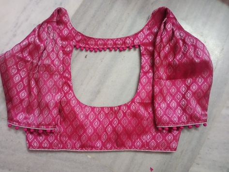 Pink Brocade Blouse Design, Bluse Latest Design, Brocade Blouse Designs Latest, Designer Blouse Designs, Blouse Designs For Saree, Neck Models, Latest Blouse Neck Designs, Brocade Blouse Designs, Pink Blouse Designs