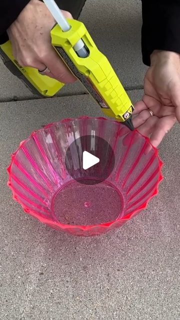 Hometalk on Instagram: "Dollar Tree Bowl Christmas Hacks 😱🎅" Christmas Bowl Decorations, Dollar Tree Bowls, Hometalk Diy, Christmas Tips, Dollar Store Christmas Crafts, Christmas Crafts Diy Projects, Grinch Christmas Tree, Christmas Bowl, Diy Bowl