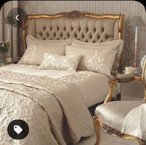 Beautiful Bed Designs, Simple Bed Designs, French Style Bed, Dressing Design, My French Country Home, French Country Bedrooms, French Bedroom, Bad Inspiration, Dekorasi Kamar Tidur