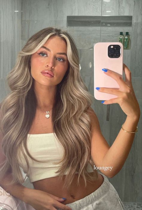 Dark Blonde With Highlights, Blonde With Highlights, Hairstyles For All Hair Types, Rambut Brunette, Colour Correction, Hair Colouring, Summer Blonde Hair, Bronde Balayage, Brown Hair Inspo