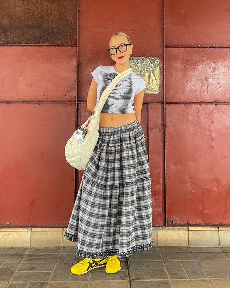 @mingalondon reow 🐱 Checkered Midi Skirt, Plaid Maxi Skirt Outfit, Girly Outfit Ideas, Onitsuka Tigers, Fashion Girlies, Fashion Inspo Casual, Plaid Maxi Skirt, Maxi Skirt Outfit, Girly Outfit