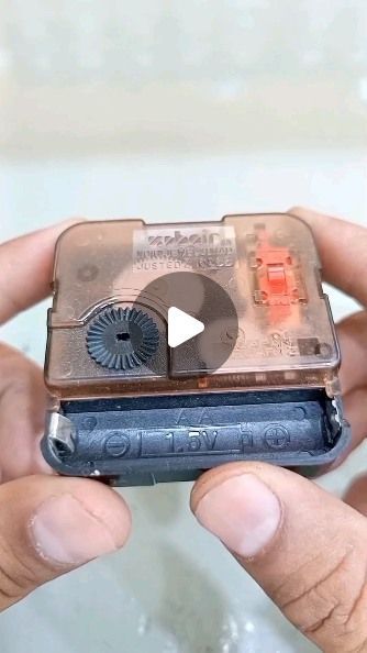 Electric Circuit Projects Ideas, Engineering Project Ideas, Diy Clock Ideas, Diy Gadgets Electronics, Electronic Hacks, Electronics Engineering Projects, Cool Arduino Projects, Electronics Project, Clock Project