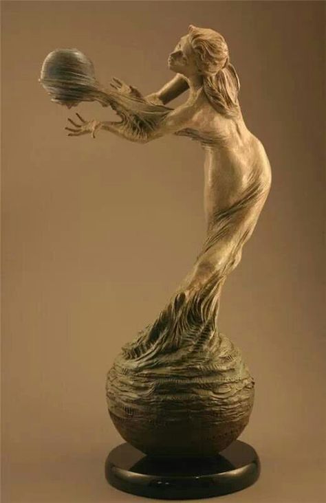 Martin Eichinger Figurative Kunst, Wood Artwork, Figurative Sculpture, Sculpture Clay, Clay Sculpture, Sculptures & Statues, Bronze Sculpture, Wood Sculpture, Art Sculpture