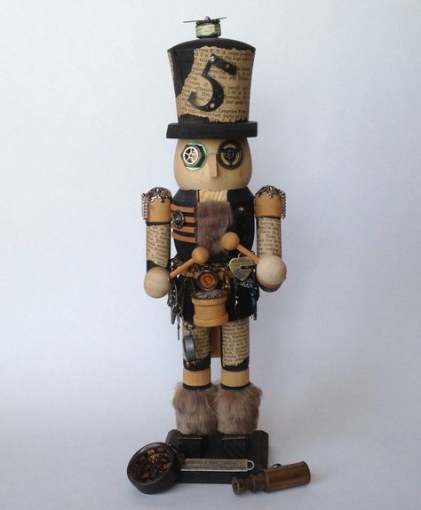 Halloween Nutcrackers Diy, Zombie Nutcracker, Steampunk Nutcracker, Unique Nutcrackers, Stump Dolls, Christmas Steampunk, Halloween Carvings, Nutcracker Ideas, Yule Crafts