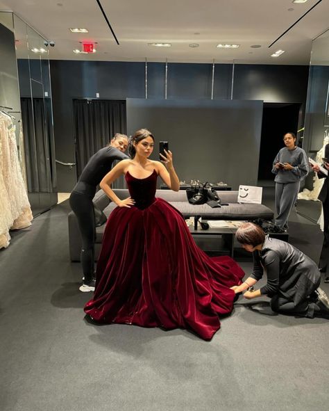 ARIANA GREENBLATT AT THE SAG AWARDS (2024) | our irl doll herself, miss ariana greenblatt looking stunning in custom vera wang. i am in LOVE! she looks like a princess.❣️🥀🍒 📸 by: @jonnymarlow 💇🏽‍♀️ by: @amandaleehair 💋 by: @jentioseco 👗 by: @jenna_filingeri @clarke_johnson @mollyddickson 🏷️ | via @mollyddickson & @jentioseco #arianagreenbaltt #barbie #barbiemovie2023 #gretagerwig #sagawards #barbiedoll #bratzdoll #sasha #verawang Moodboard Art, Award Show Dresses, Aesthetic Homecoming, Dream Prom Dress, Ariana Greenblatt, Prom Dress Inspo, Dream Prom, Award Show, Fashion Moodboard