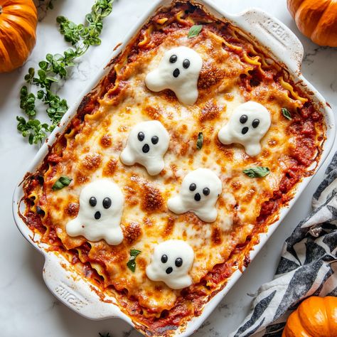 Looking for some inspiration for Halloween dinner ideas? I’ve got you covered with this collection of 20 of the very best recipes! Whether you’re... Halloween Dinners For Adults, Halloween Inspired Dinner Ideas, Halloween Inspired Dinner, Halloween Recipes Dinner Main Dishes, Halloween Themed Dinner Food, Halloween Lasagna, Halloween Theme Dinner, Halloween Salads, Halloween Dinner Ideas For Adults