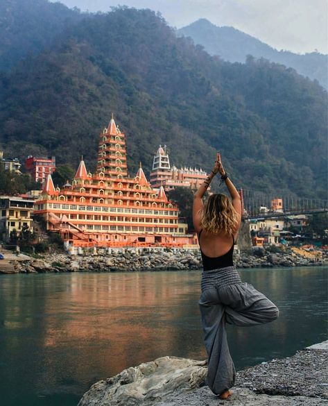 World Pic, Work In Company, Yoga Vibes, Places Photography, India Travel Places, Rishikesh Yoga, Rishikesh India, International Yoga Day, How To Start Yoga