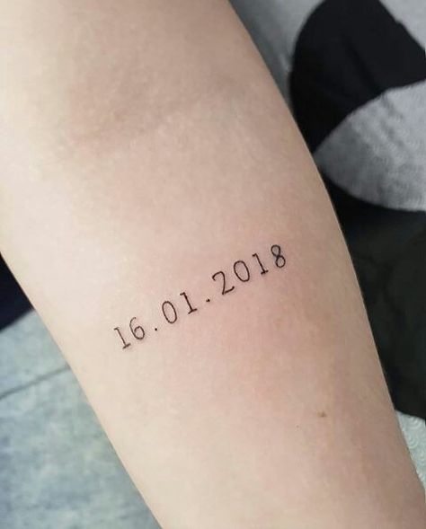 Minha data (12.09.2015) Tatoos Date, Date Of Birth Tattoos Children, Date Tattoo, Minimalist Tattoo Meaning, 16 Tattoo, Inspirational Tattoo, Date Tattoos, Literary Tattoos, Shape Tattoo