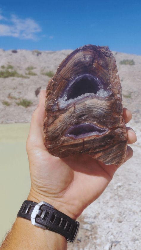 utah, geodes Utah Rockhounding, Flaming Gorge Utah, Rock Hounding Utah, Geode Hunting, Western Vacation, Gem Hunt, Rock Tumbling, Geode Rocks, Black Rock Desert