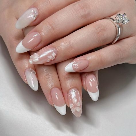 Cute Nails Wedding, Wedding Nail For Bride, 3d Wedding Nails For Bride, Bride’s Nails, Wedding Gel Nails For Bride, Wedding Nails Inspo For Bride, Floral White Nails, 3d Wedding Nails, Nail Wedding For Bride