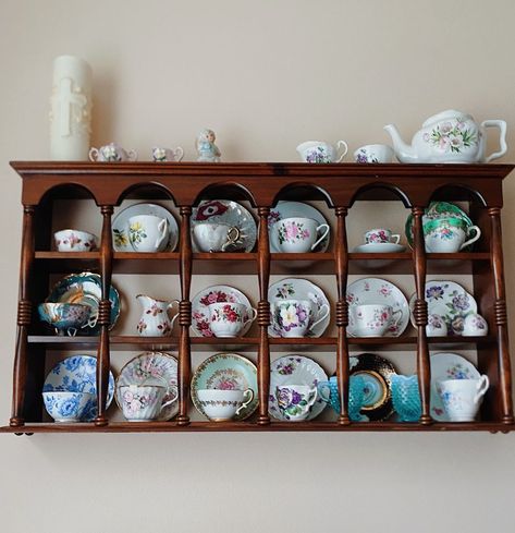 Tea Cup Display Cabinet, Teacup Display Ideas, Teacup Storage, Teacup Shelf, Teacup Display, Decorating Stairway Walls, Tea Cup Storage, Stairway Walls, Tea Cup Decor