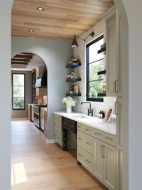 6 Kitchen Cabinet Trends You’ll See in 2025 Cabinet Trends, Top Kitchen Trends, Modern Traditional Style, Kitchen Cabinet Trends, Family Dining Table, Painted Kitchen Cabinets Colors, Best Kitchen Cabinets, Cabinet Fronts, Kitchen Cabinet Styles