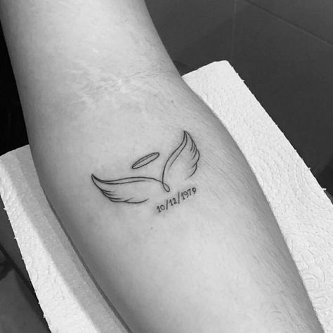 Basic Tattoos, Hand Tattoos For Girls, Remembrance Tattoos, Cute Hand Tattoos, Petite Tattoos, Small Hand Tattoos, Cute Tattoos For Women, Classy Tattoos, Discreet Tattoos