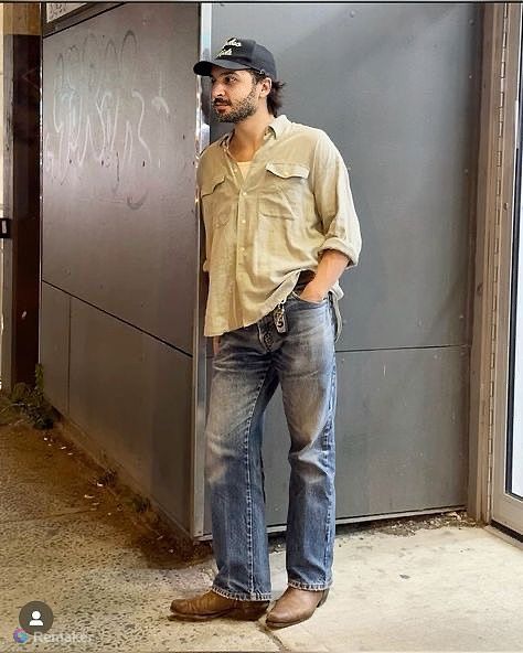 Mens 70s Outfits Summer, Men California Style Outfits, Urban Cowboy Style Men, Country Man Aesthetic, Fashion Asian Men, Cowboy Aesthetic Men, Fashion Styles Men, Casual Cowboy Outfit Men, Cowboy Men Outfit