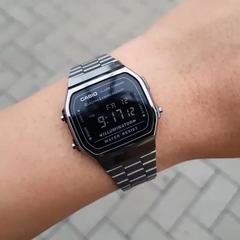 Best Unique Vintage Watches under $50 Casio W Vintage Cartier Watch, Casio Vintage Watch, Casio Watches, Casio Vintage, Stylish Watches Men, Casio Classic, Trendy Watches, Vintage Watches Women, Men's Watches Luxury