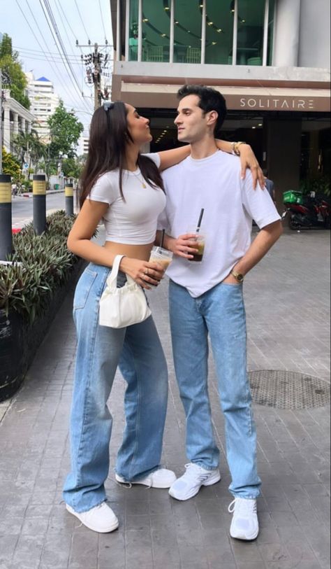 Couple Outfits Disney, Couple Outfit Ideas Summer, Matching Outfits Pareja, Boyfriend Clothes Outfit, Twinning Outfits Couple, 90s Couples Fashion, Matching Outfit Ideas For Couples, Outfits Twins Novios, Couple Outfit Ideas Matching