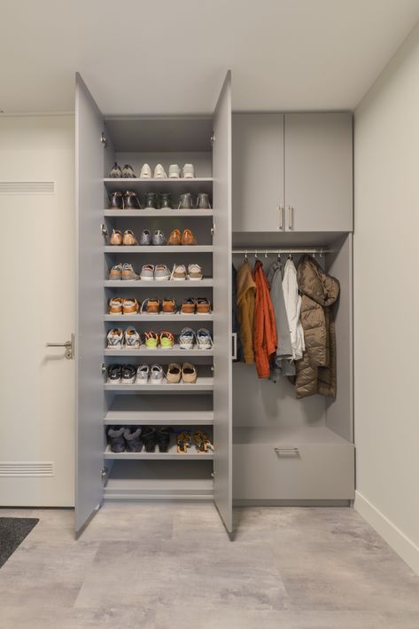 Shoes Drawer Design, Shoe Closet Hallway, Shoes And Clothes Closet, Shoe Storage Built In, Custom Shoe Closet, Walk In Mudroom, Ormari Za Hodnik, Shoe Closet Entryway, Coat Closet Design