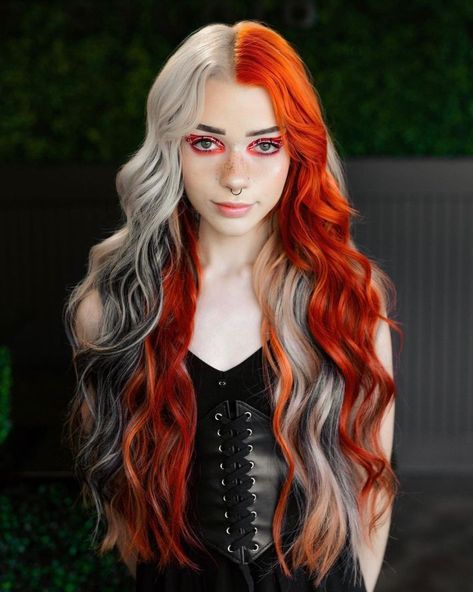 Split Hair Color for an E Girl Half Colored Hair, E Girl Hairstyles, E Girl Hair, Half And Half Hair, Hairstyles Trending, The Right Hairstyles, Split Dyed Hair, Girl Hair Colors, Dramatic Hair