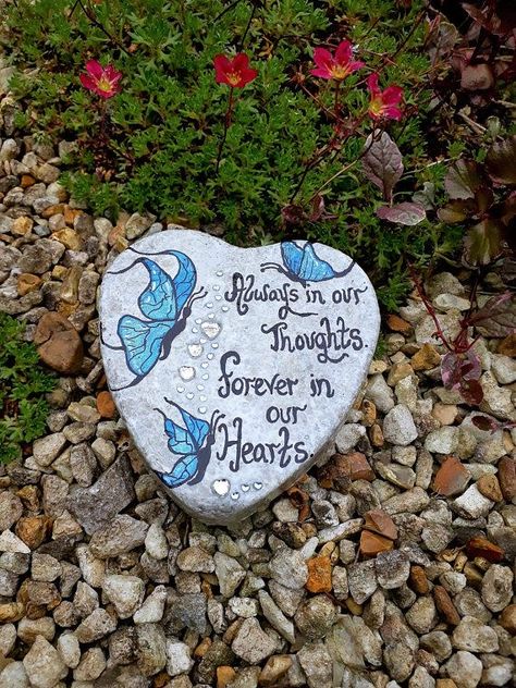 Memorial Stones Diy, Remembrance Ornaments, Decorated Stones, Memorial Garden Stones, Painted Pebbles, Condolence Messages, Stones Diy, Memorial Stones, Rock Ideas